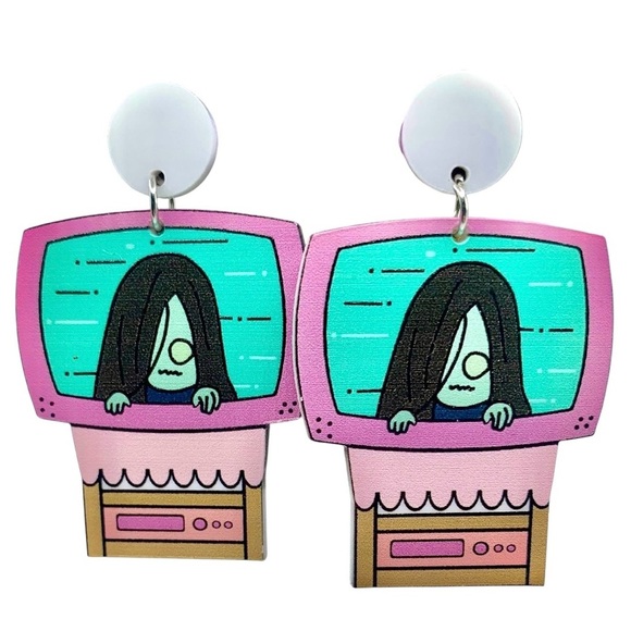 Creepy Cute Halloween Earrings Goth Cartoon "The Ring" Horror Movie Jewelry - Picture 1 of 6